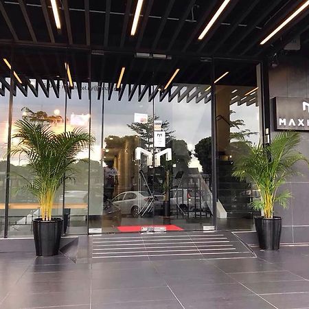 MAX Hotel Subang Jaya Bagian luar foto