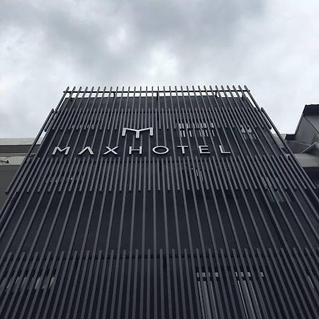 MAX Hotel Subang Jaya Bagian luar foto