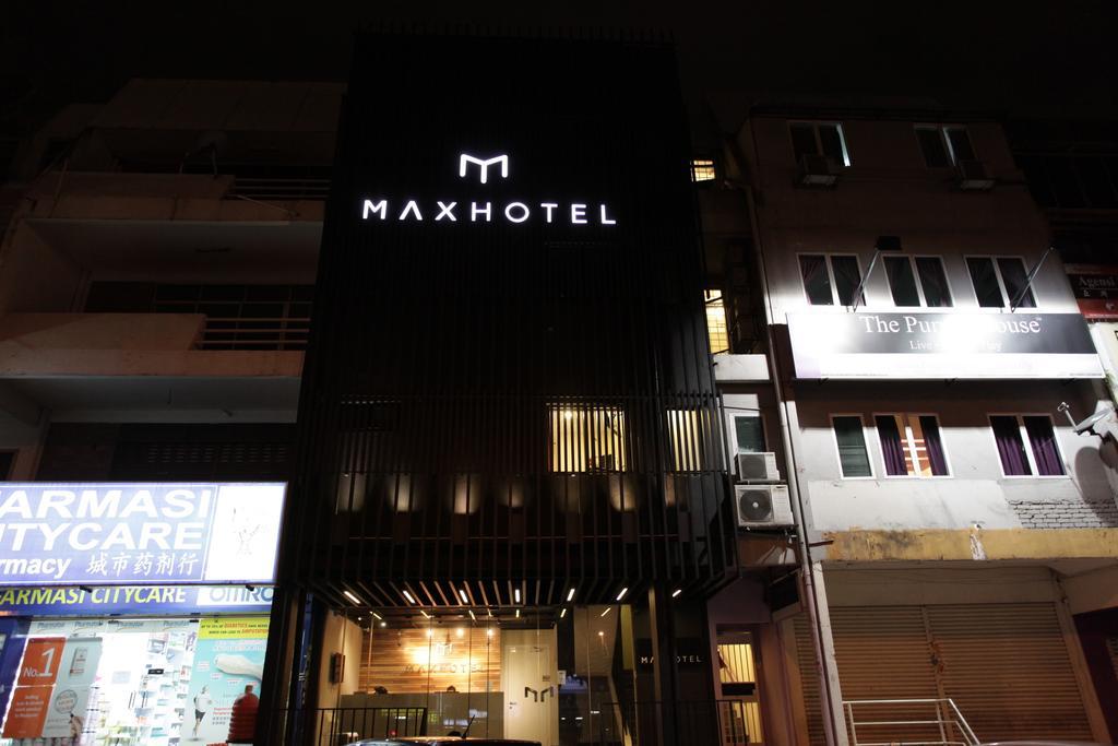 MAX Hotel Subang Jaya Bagian luar foto