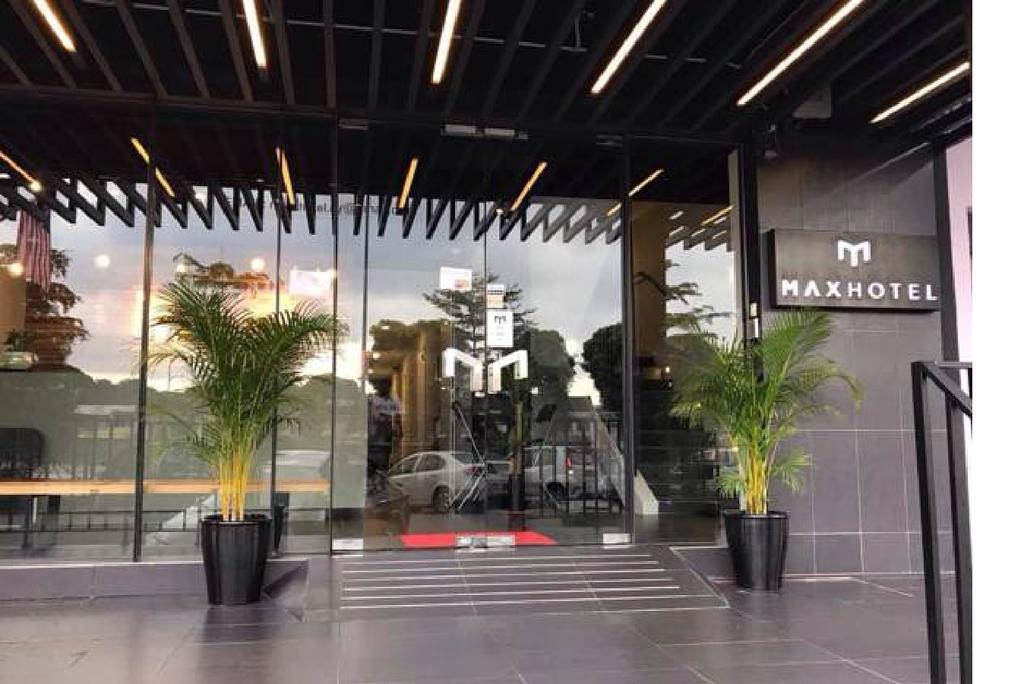 MAX Hotel Subang Jaya Bagian luar foto